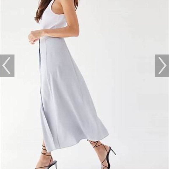 Aritzia Amalie skirt. Size 6. Light pink. EUC - Picture 4 of 11